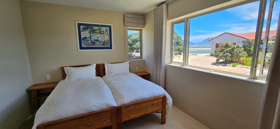 3 Bedroom Property for Sale in Meerenbosch Western Cape